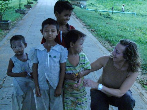 La Fundación Cum Laude en Birmania. Noviembre 2009.
